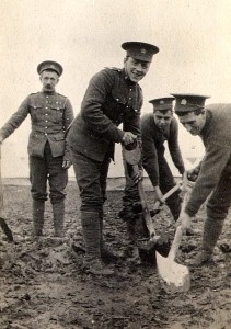 Scraping up mud in the lines, Bustard Camp, 9th December 1914